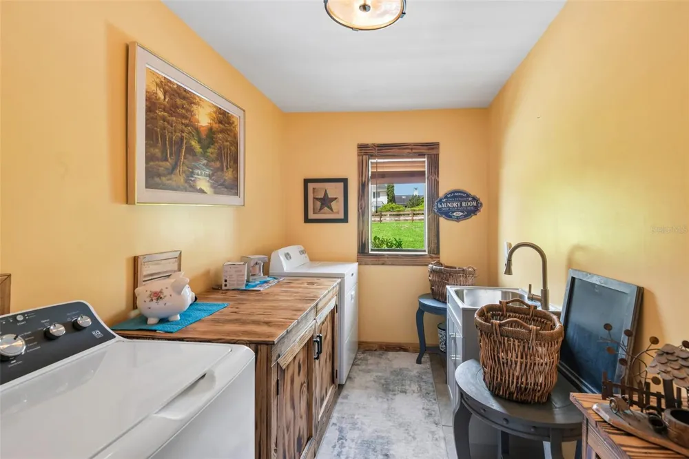 5318 SANDRA DRIVE Weeki Wachee, FL 34607