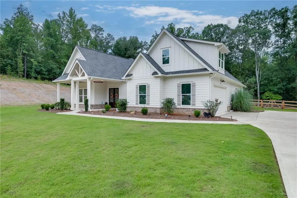 1077 Riverstone Drive Social Circle, GA 30025