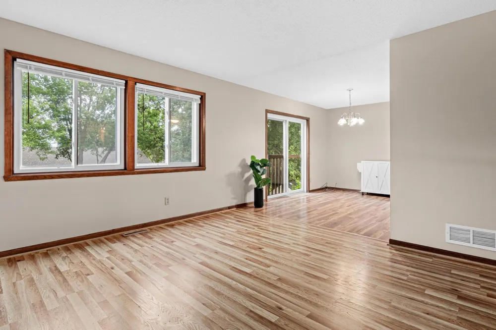 3749 Goodwin Court Oakdale, MN 55128