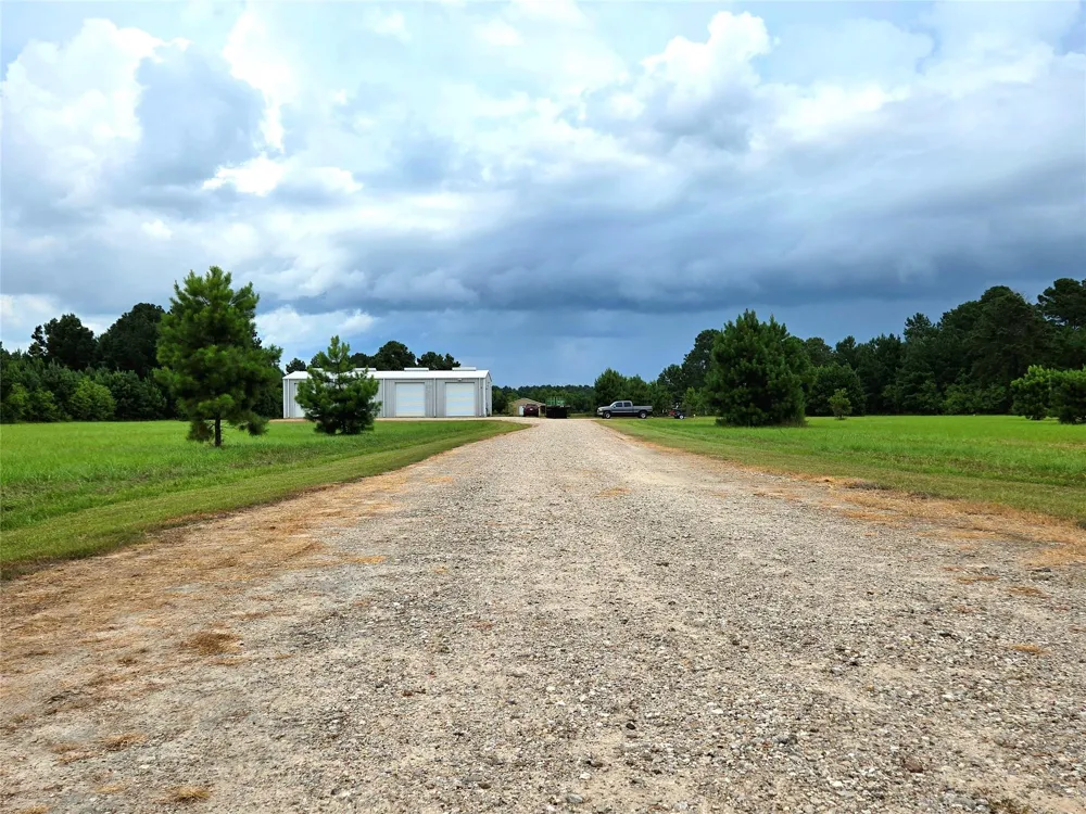 1955 County Road 2281 Cleveland, TX 77327