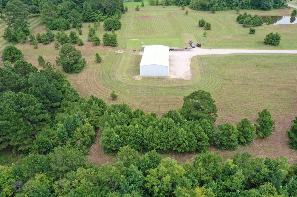 1955 County Road 2281 Cleveland, TX 77327