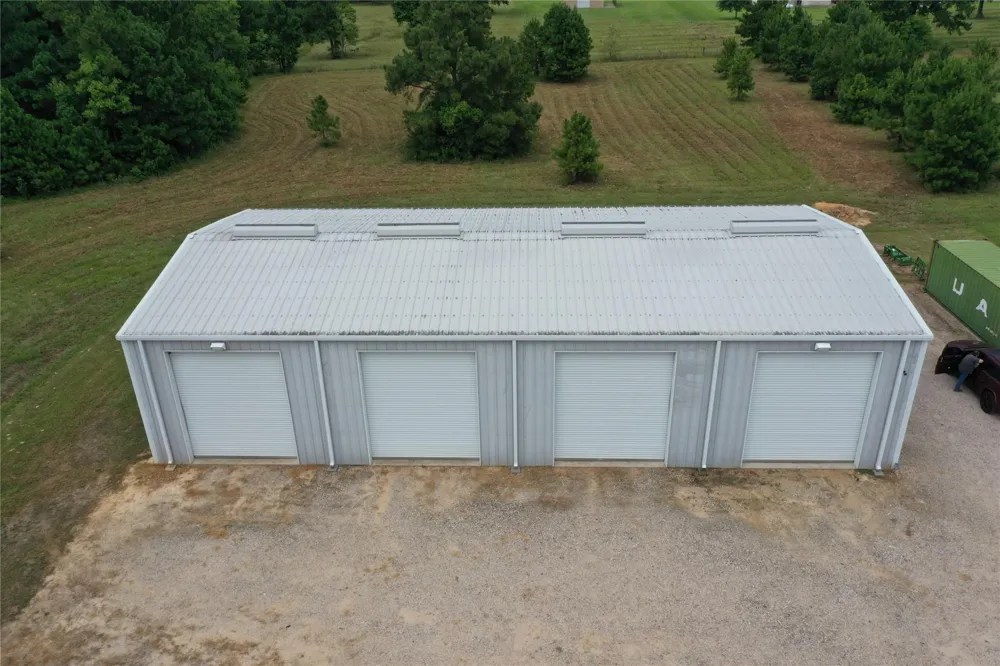1955 County Road 2281 Cleveland, TX 77327