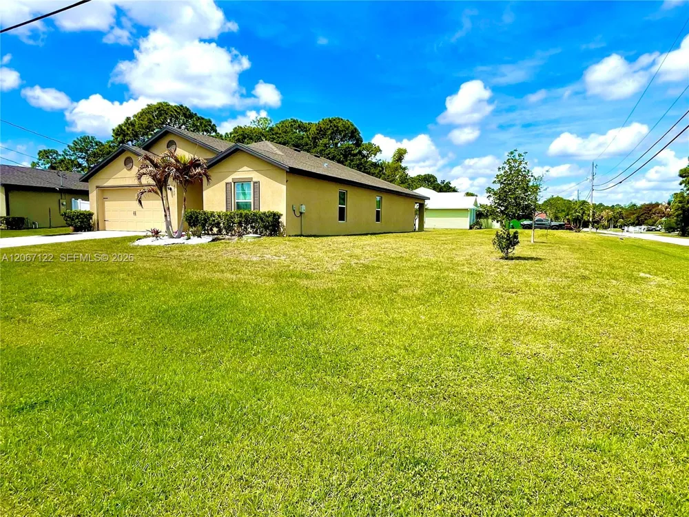 3902 SW Brunswick St #3902 Saint Lucie West, FL 34953