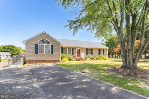 6185 TRAILS END COURT