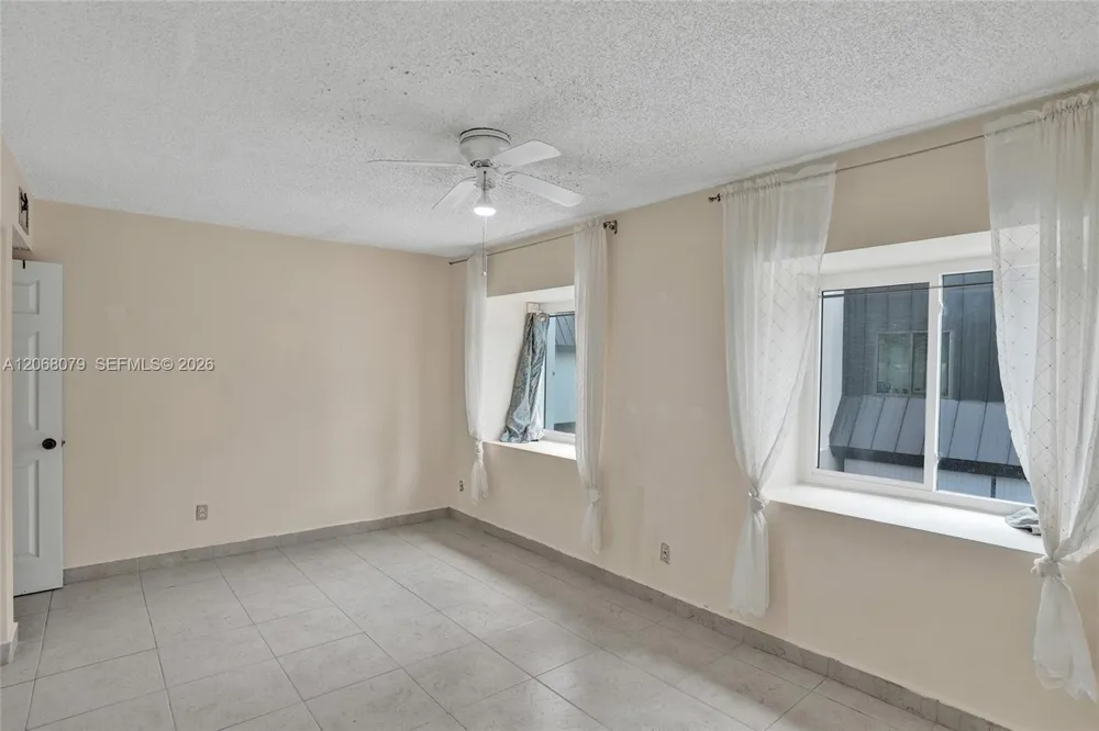 5555 Ludlam Rd #46 South Miami, FL 33155