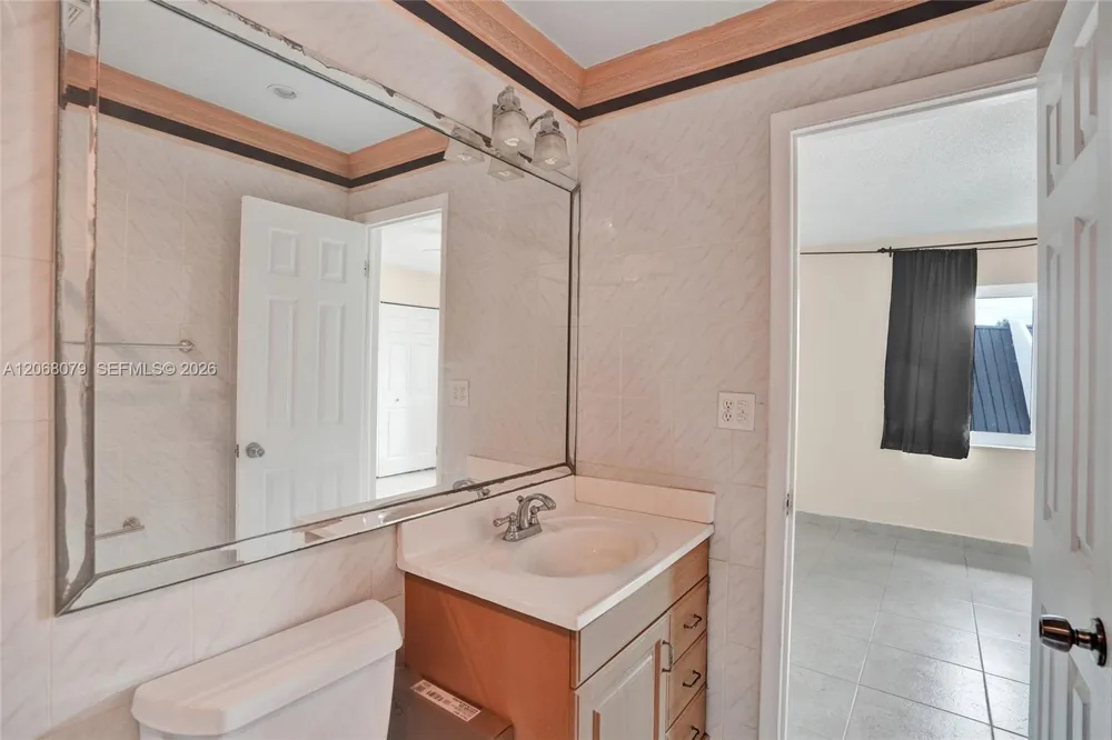 5555 Ludlam Rd #46 South Miami, FL 33155