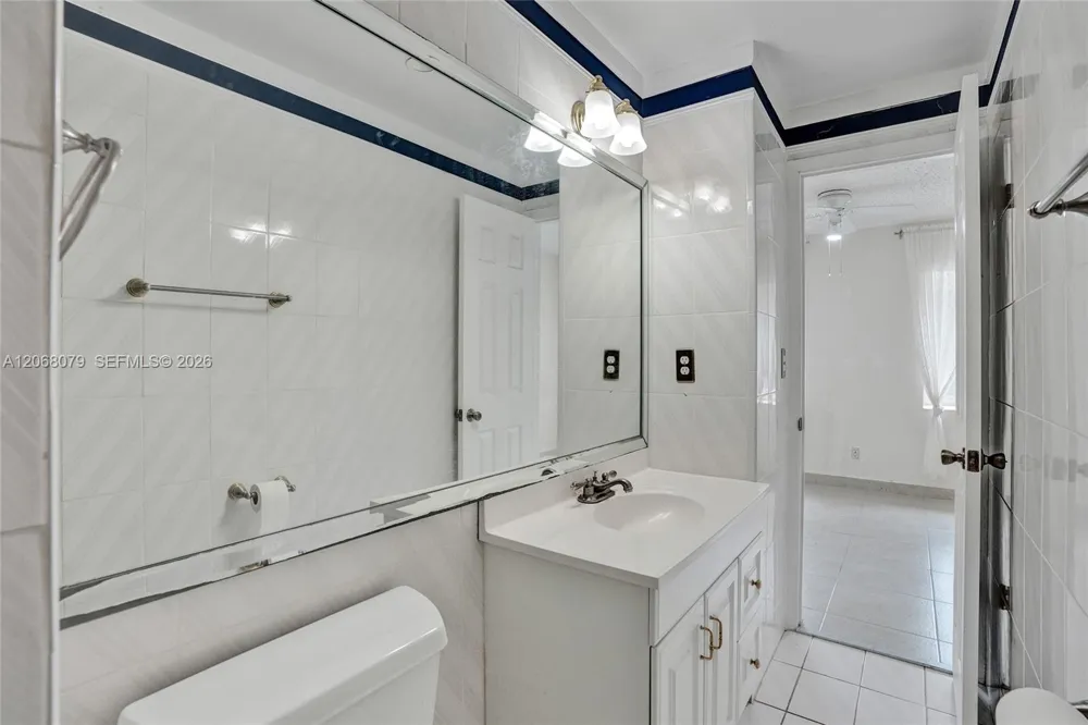 5555 Ludlam Rd #46 South Miami, FL 33155