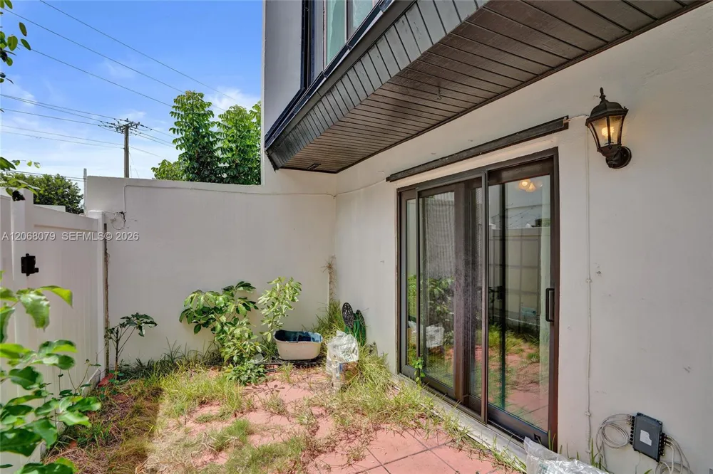 5555 Ludlam Rd #46 South Miami, FL 33155