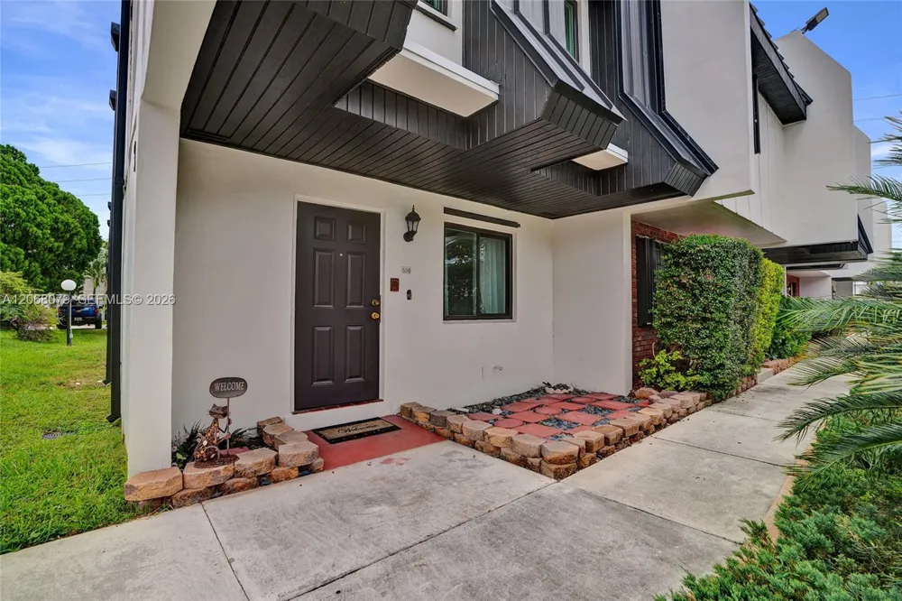 5555 Ludlam Rd #46 South Miami, FL 33155