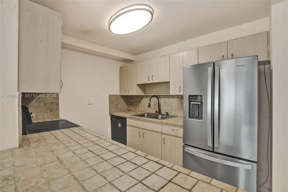 5555 Ludlam Rd #46 South Miami, FL 33155