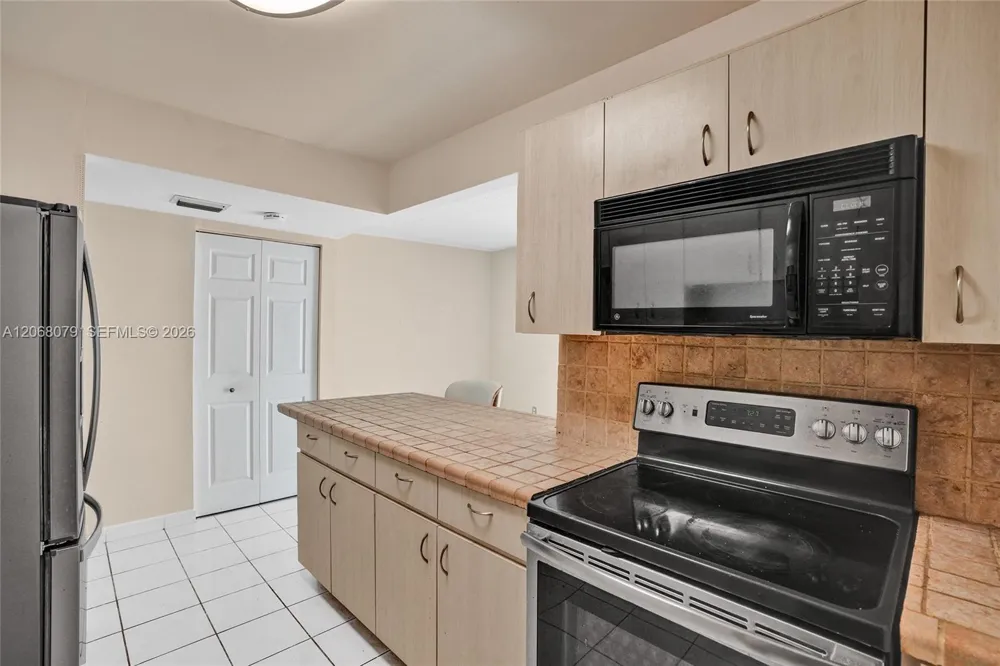 5555 Ludlam Rd #46 South Miami, FL 33155