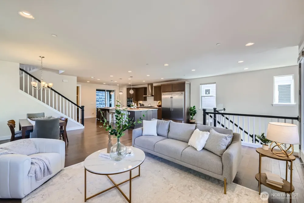 19524 81st Place NE Kenmore, WA 98028