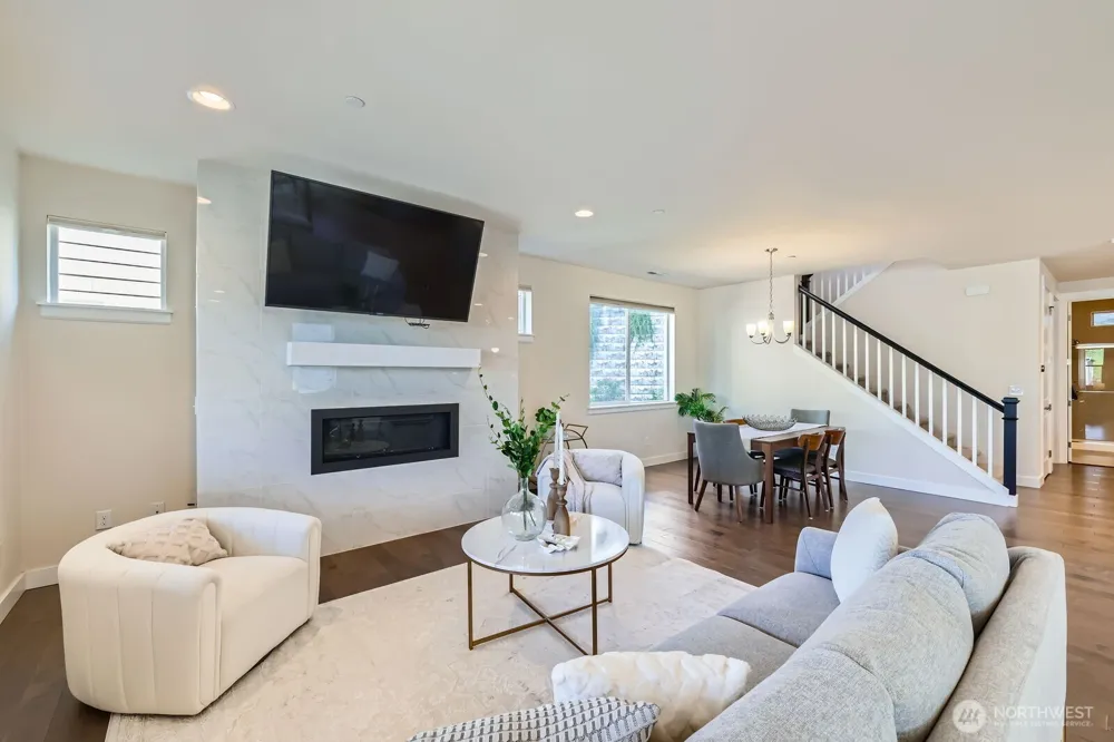 19524 81st Place NE Kenmore, WA 98028