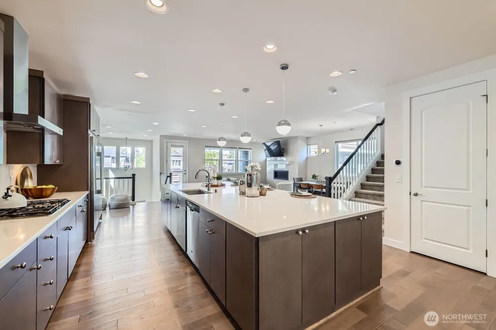 19524 81st Place NE Kenmore, WA 98028