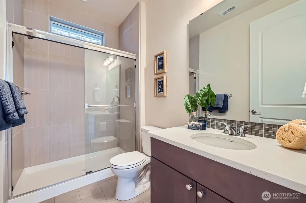 19524 81st Place NE Kenmore, WA 98028