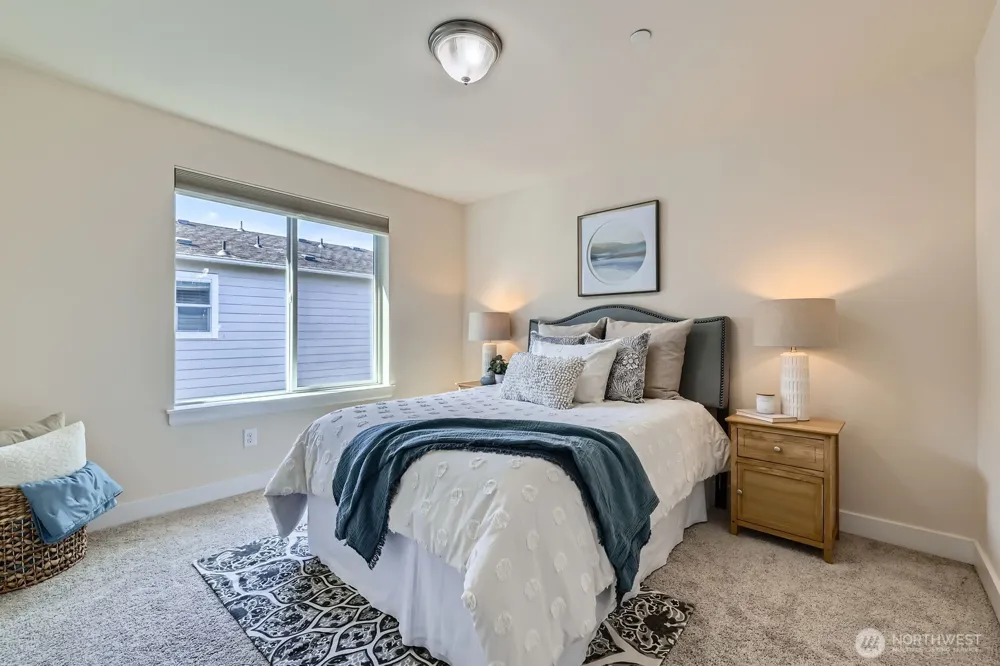 19524 81st Place NE Kenmore, WA 98028