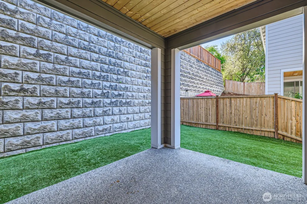 19524 81st Place NE Kenmore, WA 98028