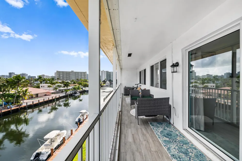 2841 NE 33rd Court #403 Fort Lauderdale, FL 33306