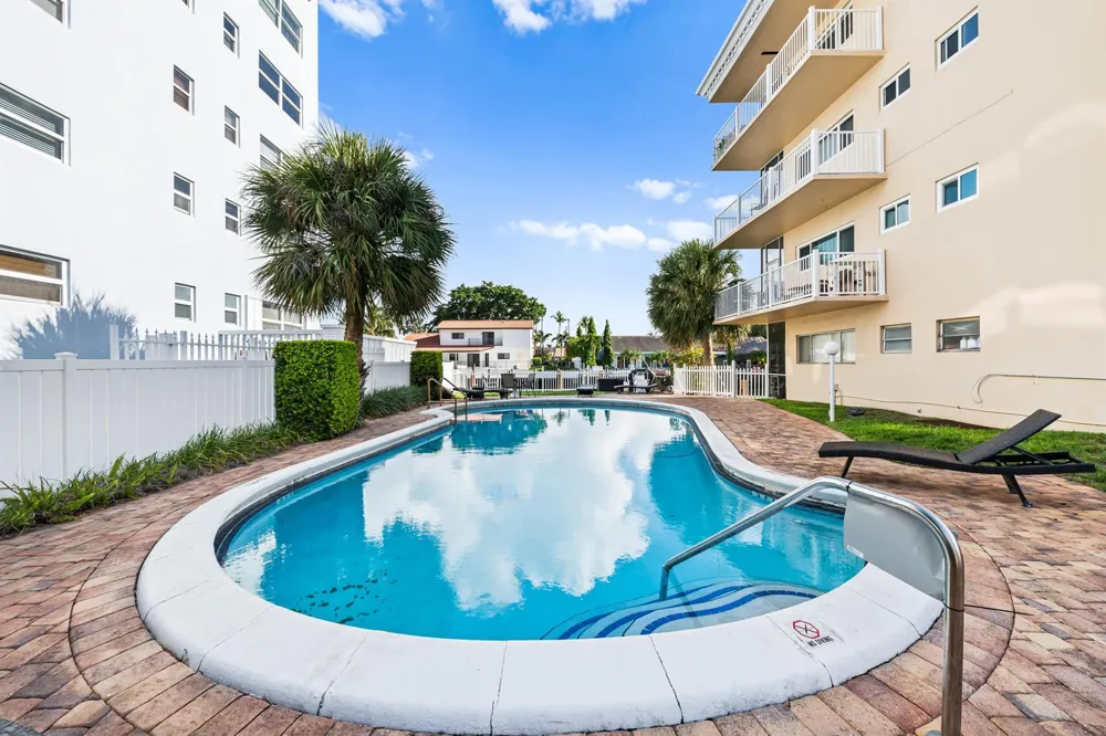 2841 NE 33rd Court #403 Fort Lauderdale, FL 33306