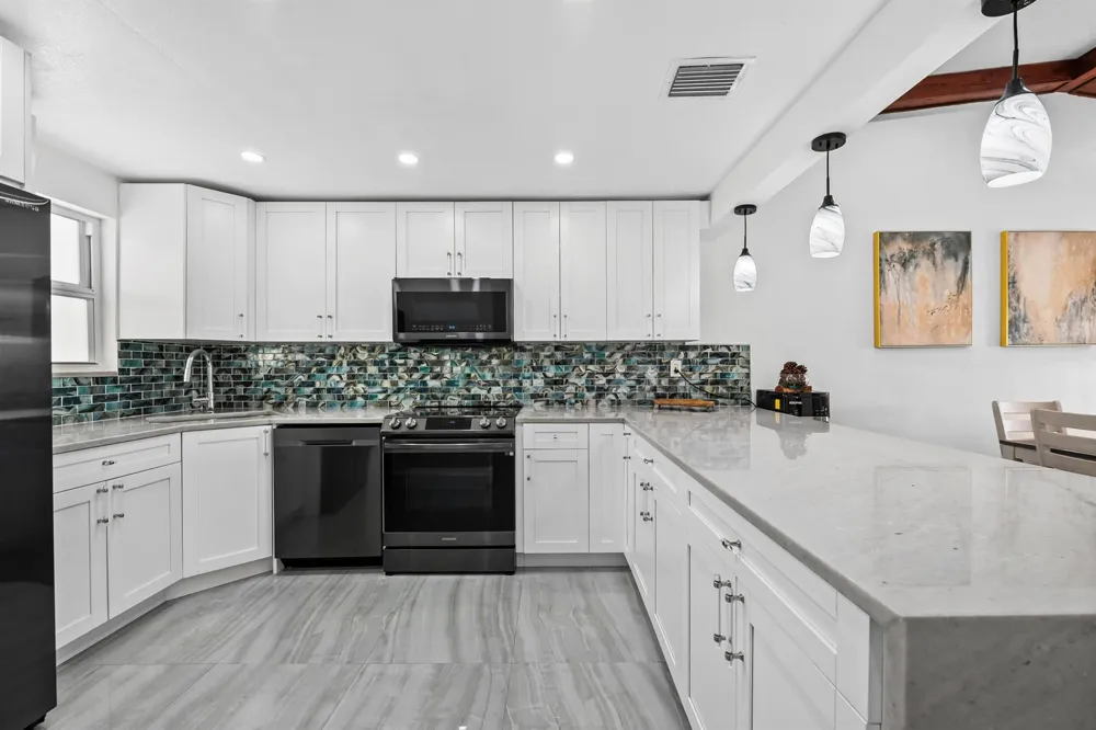 2841 NE 33rd Court #403 Fort Lauderdale, FL 33306