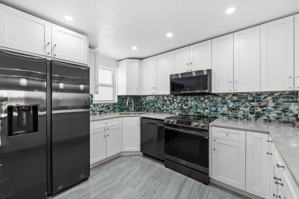 2841 NE 33rd Court #403 Fort Lauderdale, FL 33306