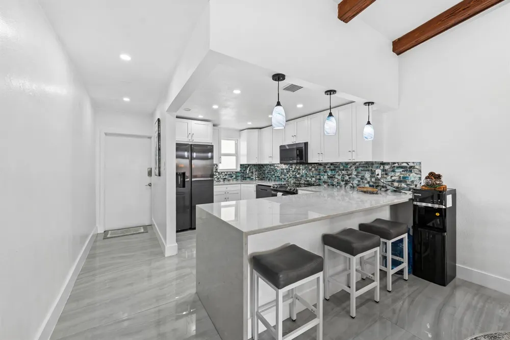 2841 NE 33rd Court #403 Fort Lauderdale, FL 33306