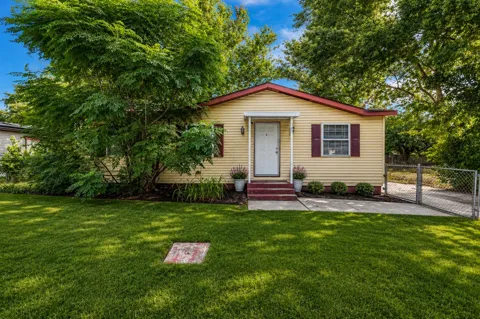 1109 Karen Dr.