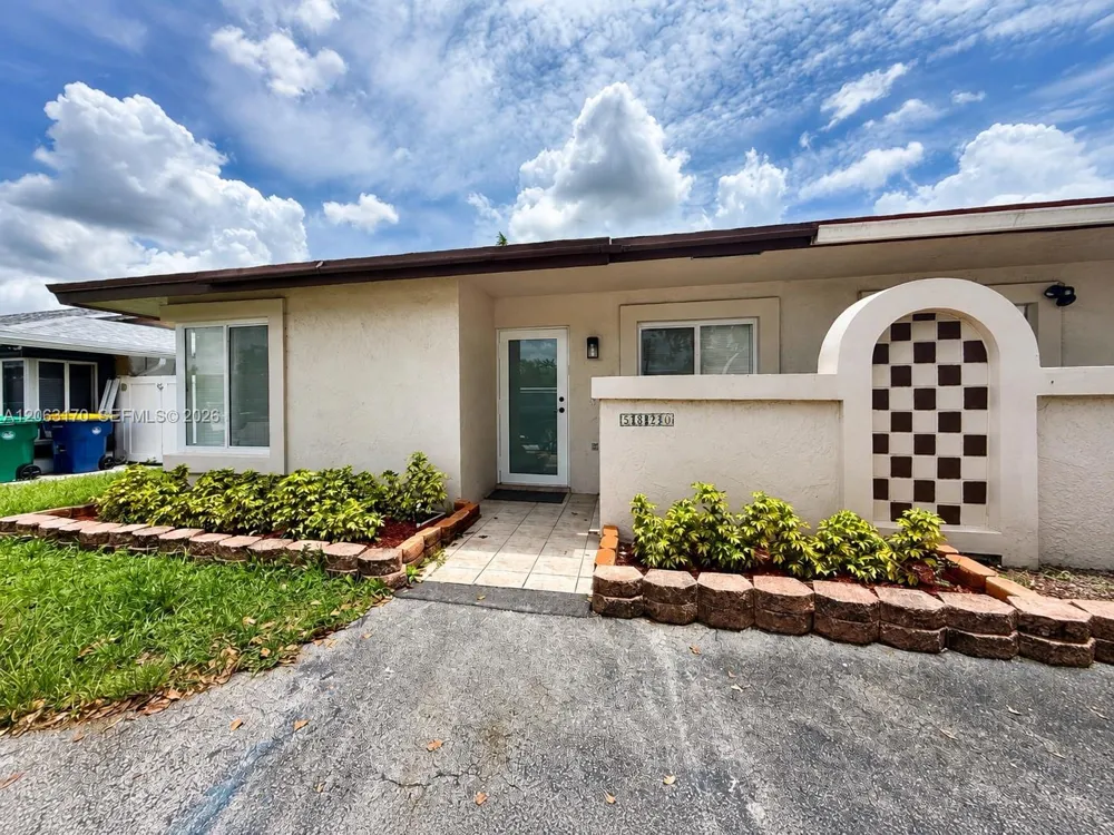 5820 Park Rd Dania Beach, FL 33312