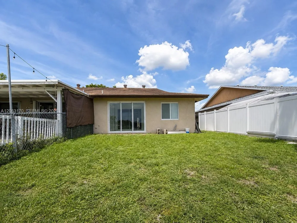 5820 Park Rd Dania Beach, FL 33312