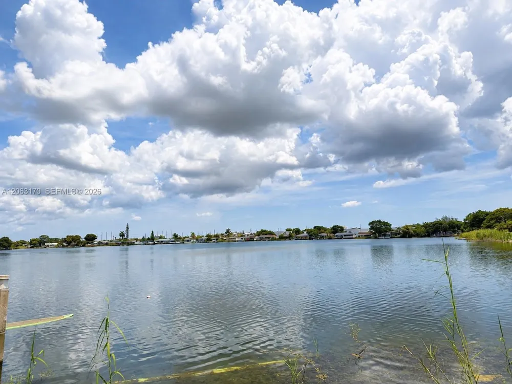 5820 Park Rd Dania Beach, FL 33312