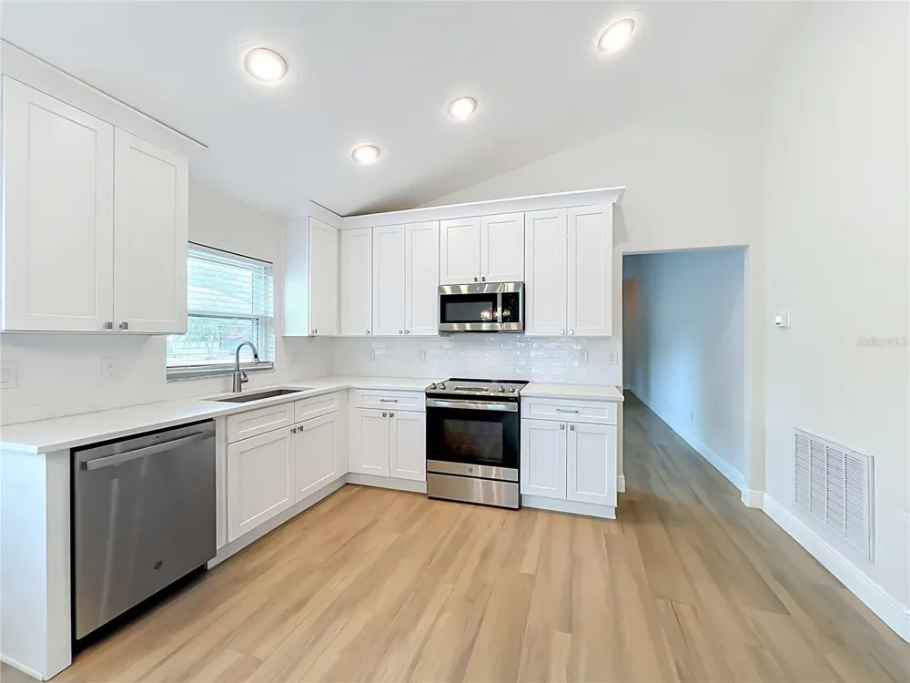 998 WHITE SPRINGS LANE Winter Springs, FL 32708