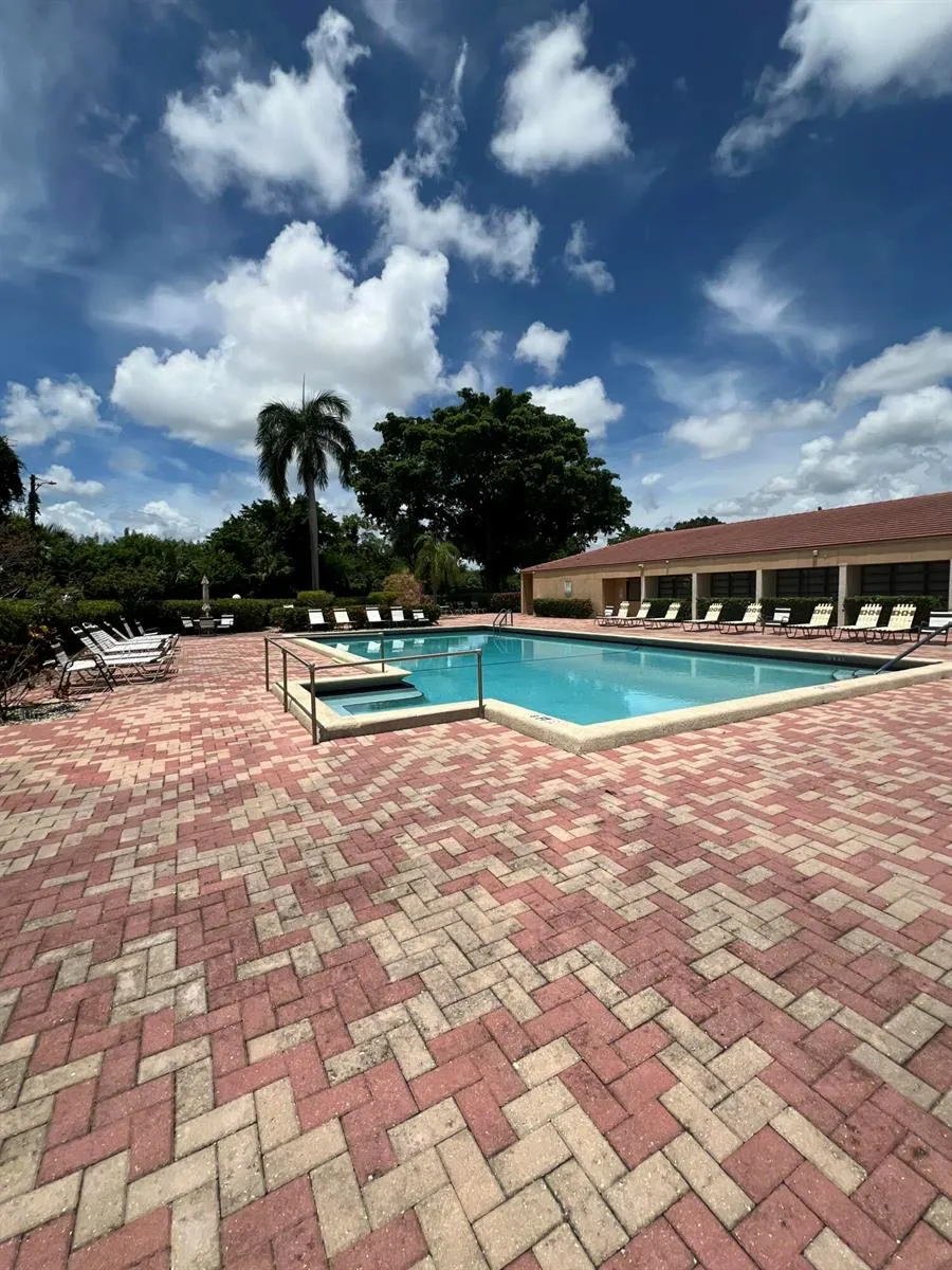 5718 Coral Lake Drive #206 Margate, FL 33063