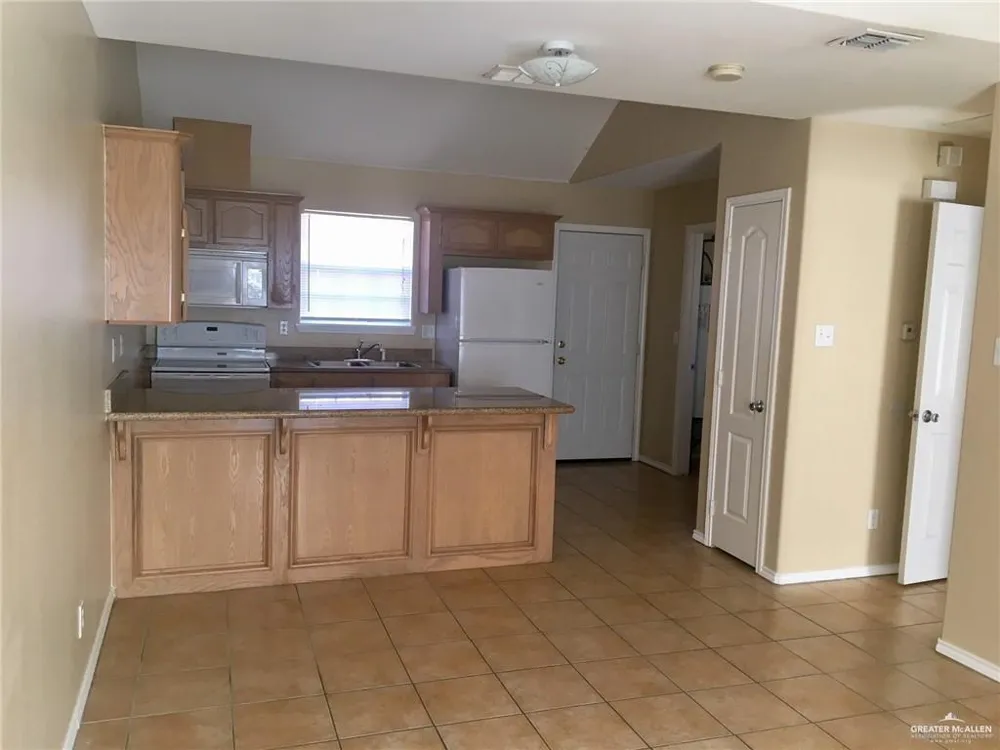 2503 Salvatierra Avenue #10 Edinburg, TX 78541