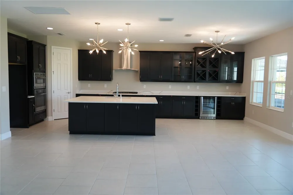 5450 WAYFARER AVENUE Apollo Beach, FL 33572