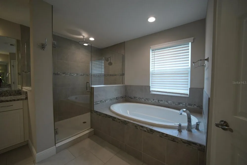 5450 WAYFARER AVENUE Apollo Beach, FL 33572