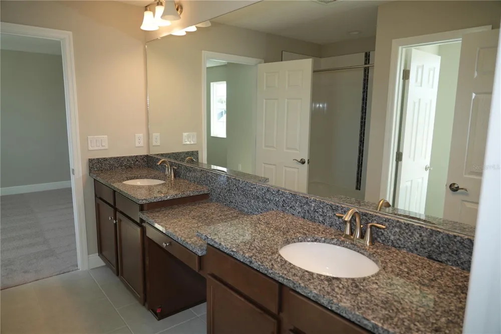5450 WAYFARER AVENUE Apollo Beach, FL 33572