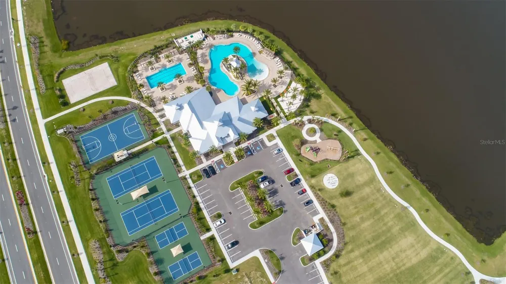 5450 WAYFARER AVENUE Apollo Beach, FL 33572