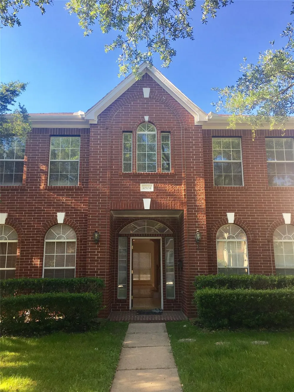 4804 Linden Street Bellaire, TX 77401