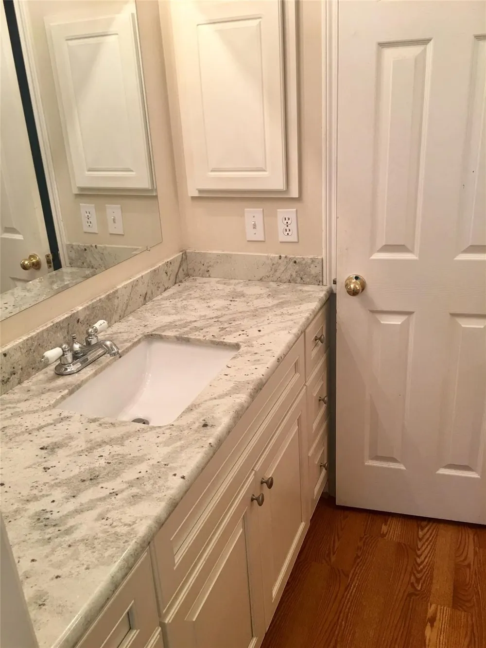 4804 Linden Street Bellaire, TX 77401