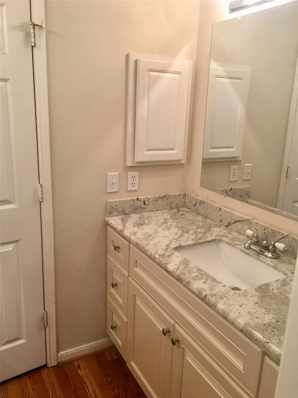 4804 Linden Street Bellaire, TX 77401