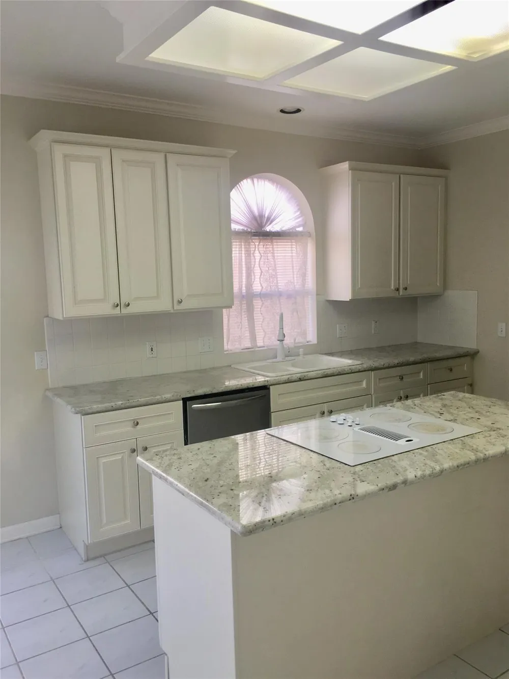 4804 Linden Street Bellaire, TX 77401