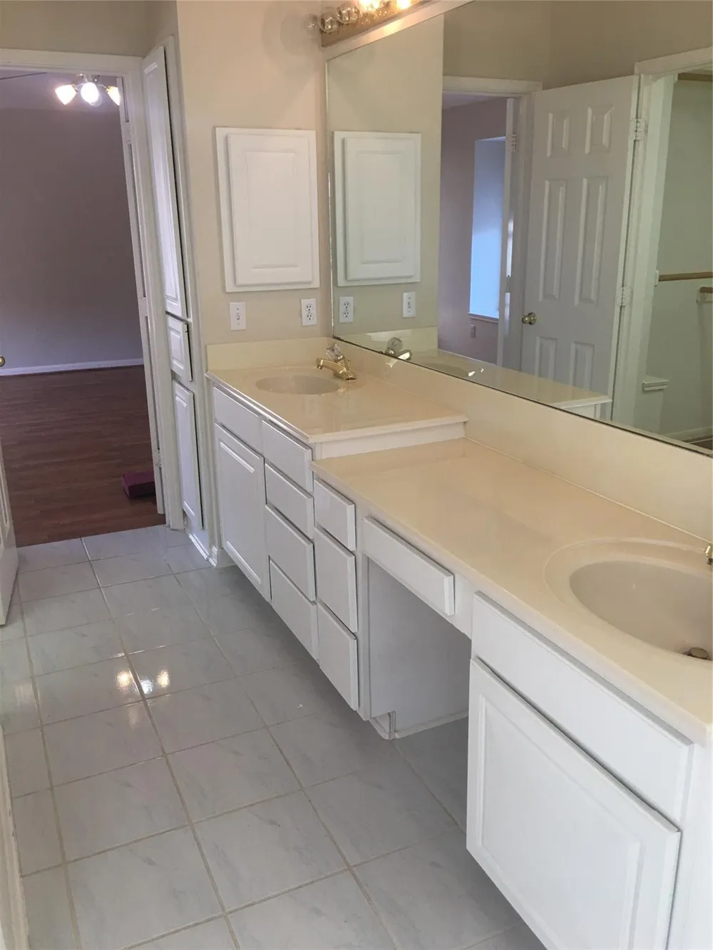 4804 Linden Street Bellaire, TX 77401