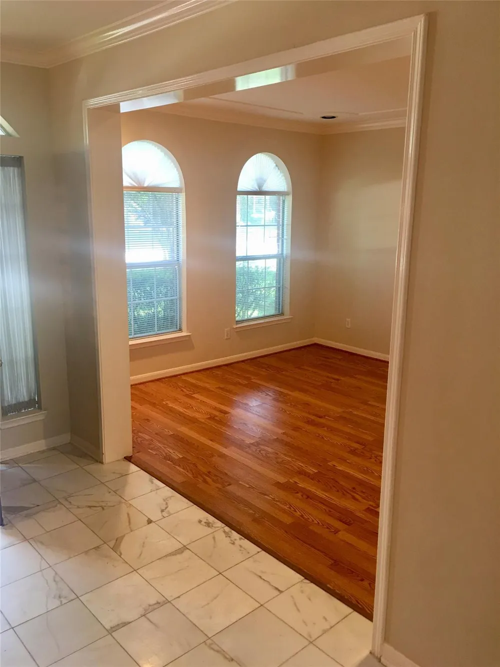 4804 Linden Street Bellaire, TX 77401