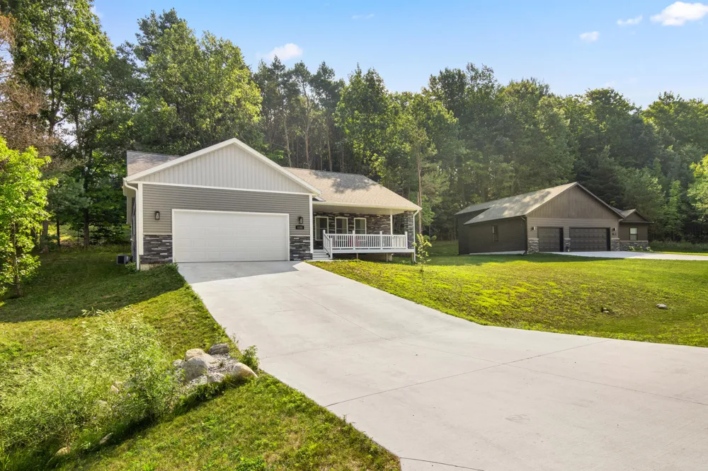 1132 Farmington Drive Traverse City, MI 49696