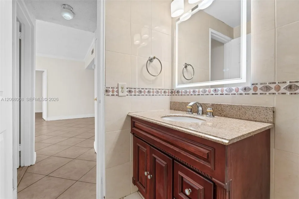1880 S Treasure Dr #4H North Bay Village, FL 33141