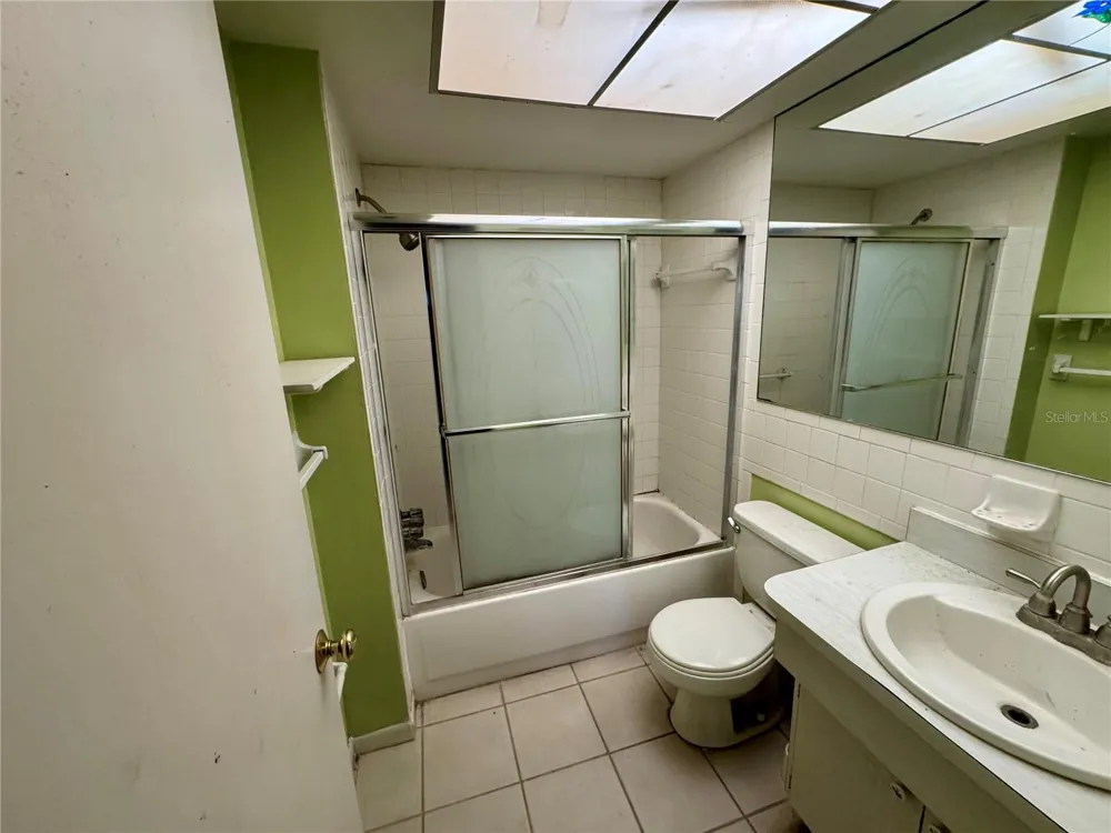 1250 S PINELLAS AVENUE #511 Tarpon Springs, FL 34689