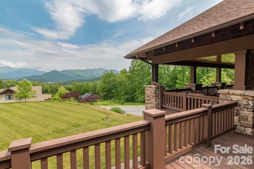 35 Cottage Settings Lane Black Mountain, NC 28711