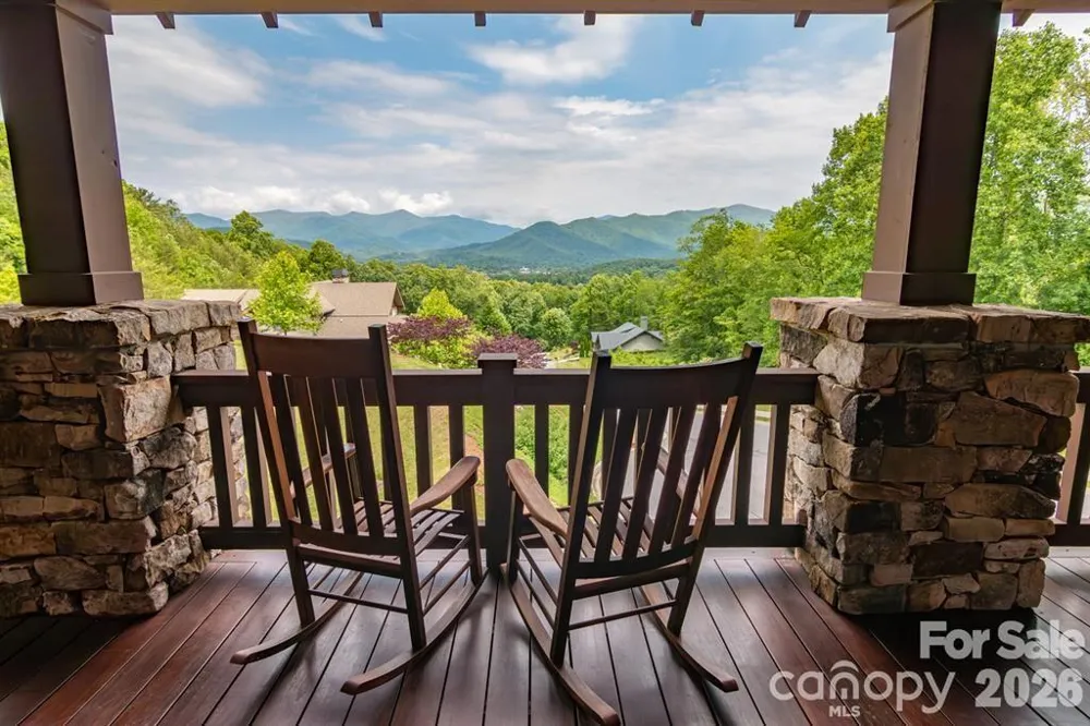 35 Cottage Settings Lane Black Mountain, NC 28711