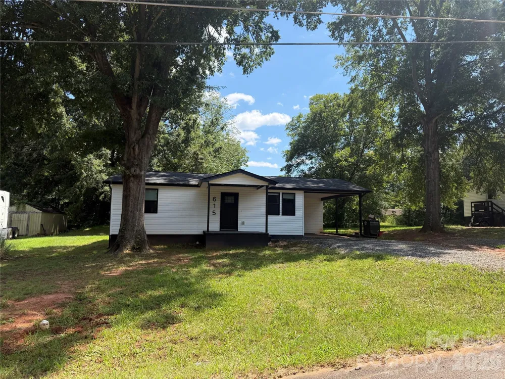 615 E Saunders Avenue Newton, NC 28658