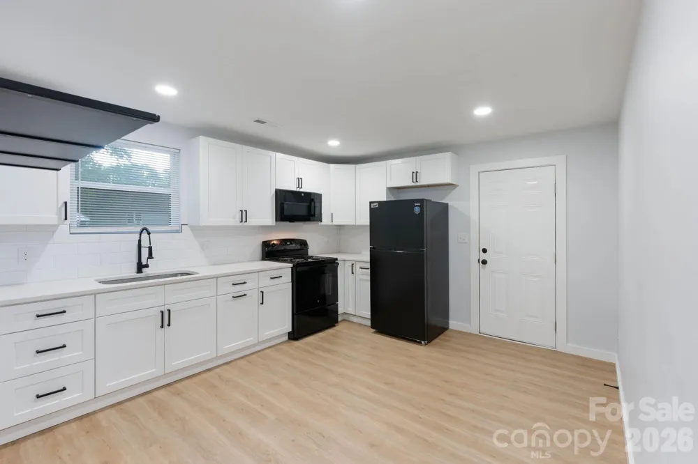 615 E Saunders Avenue Newton, NC 28658